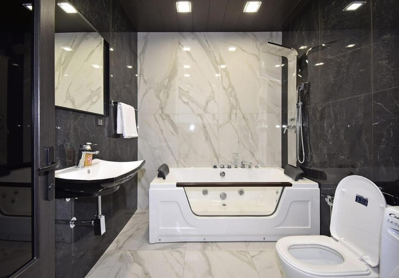Luxuary 2Bedroom 2 Bathroom Apartment With Jacuzzi Erywań Zewnętrze zdjęcie