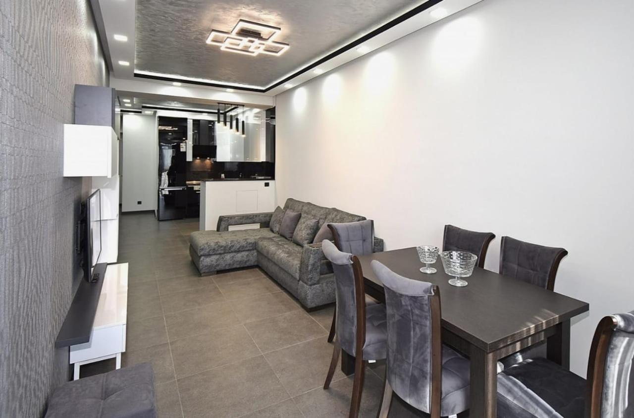 Luxuary 2Bedroom 2 Bathroom Apartment With Jacuzzi Erywań Zewnętrze zdjęcie