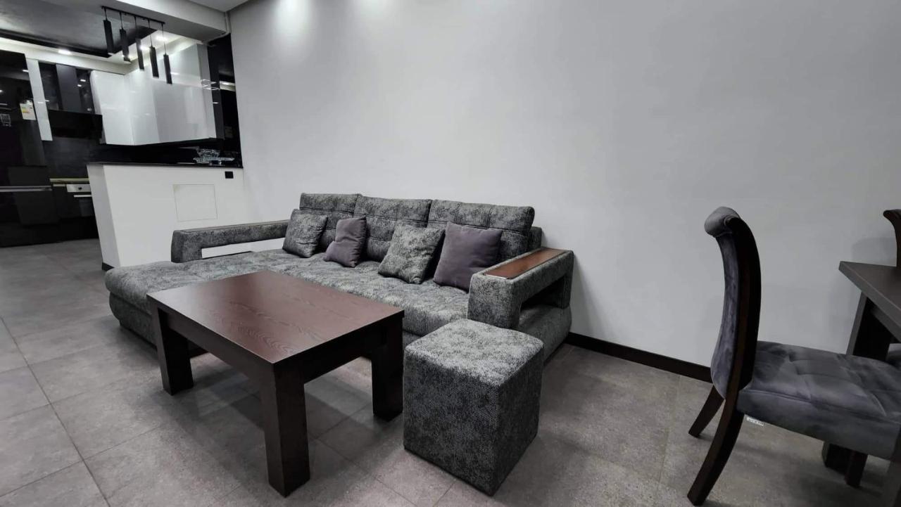 Luxuary 2Bedroom 2 Bathroom Apartment With Jacuzzi Erywań Zewnętrze zdjęcie