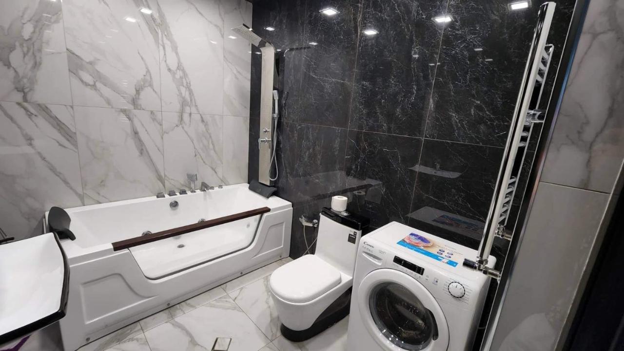 Luxuary 2Bedroom 2 Bathroom Apartment With Jacuzzi Erywań Zewnętrze zdjęcie