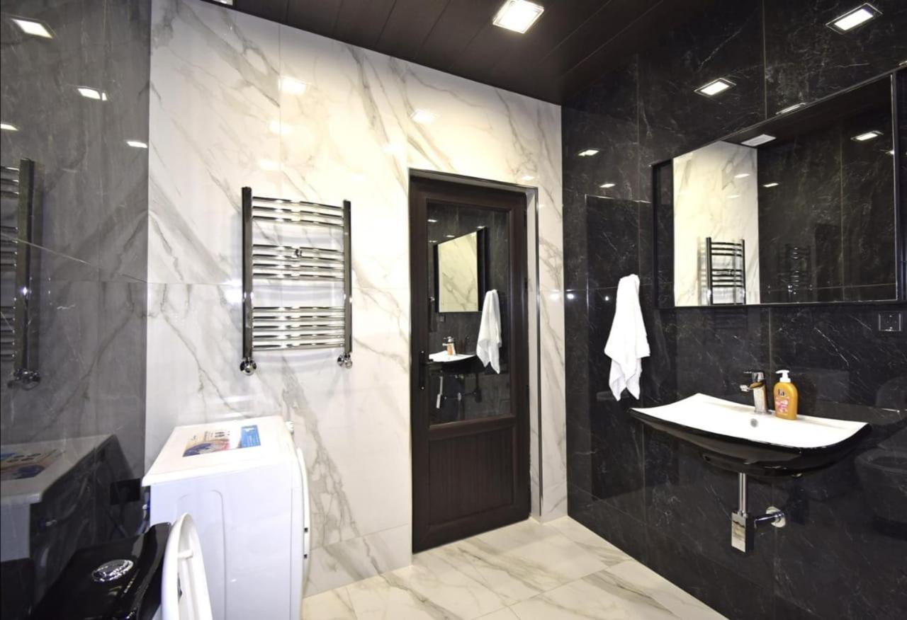 Luxuary 2Bedroom 2 Bathroom Apartment With Jacuzzi Erywań Zewnętrze zdjęcie